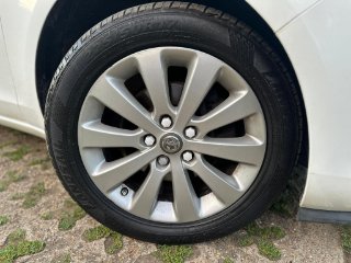 /photos/12580/5b6a1229-6b43-44ae-995b-32ca786a4616_i320x240.jpg